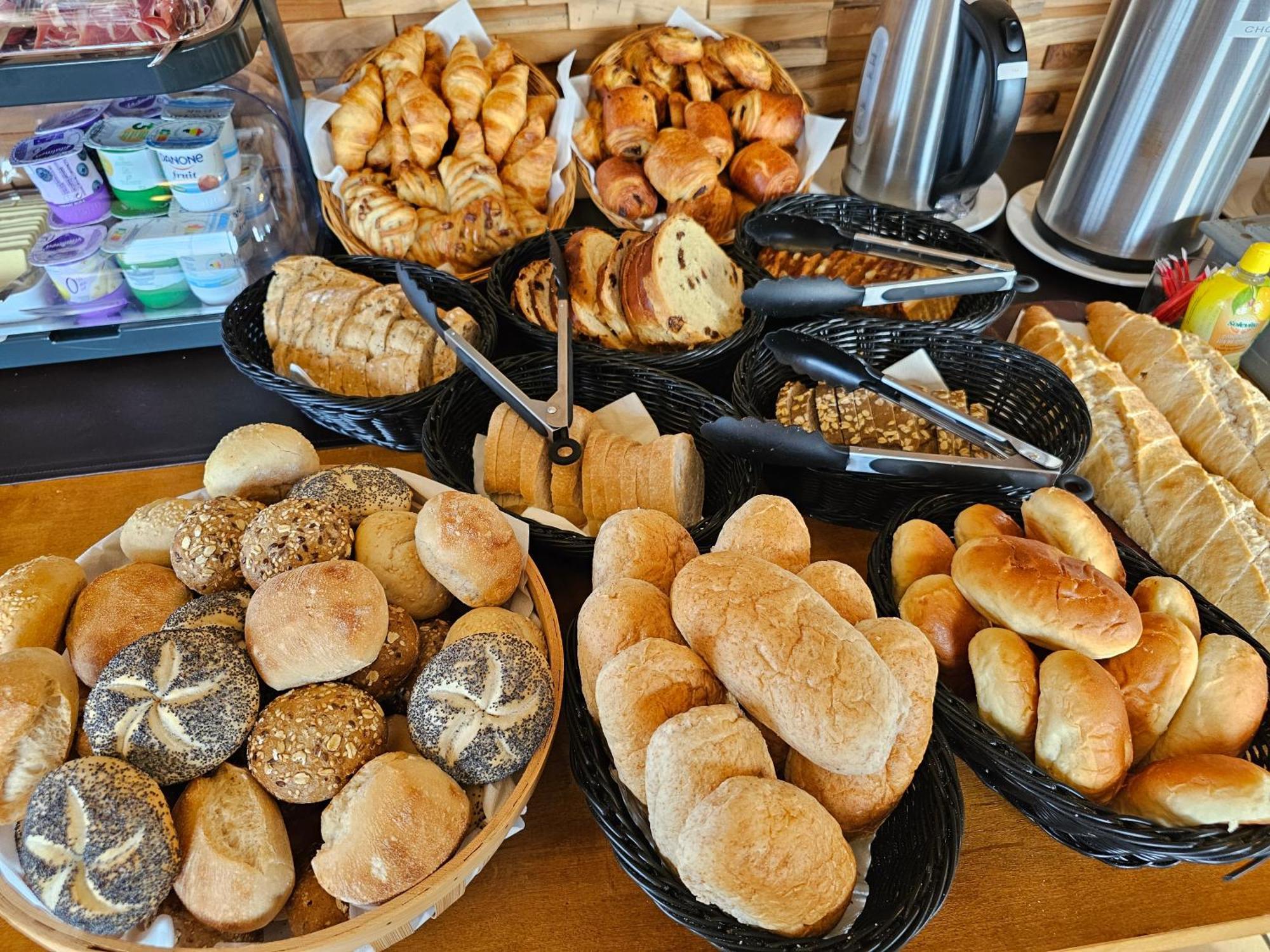 Hotel Westendia And Free Parking Top Breakfast Westende Exterior photo